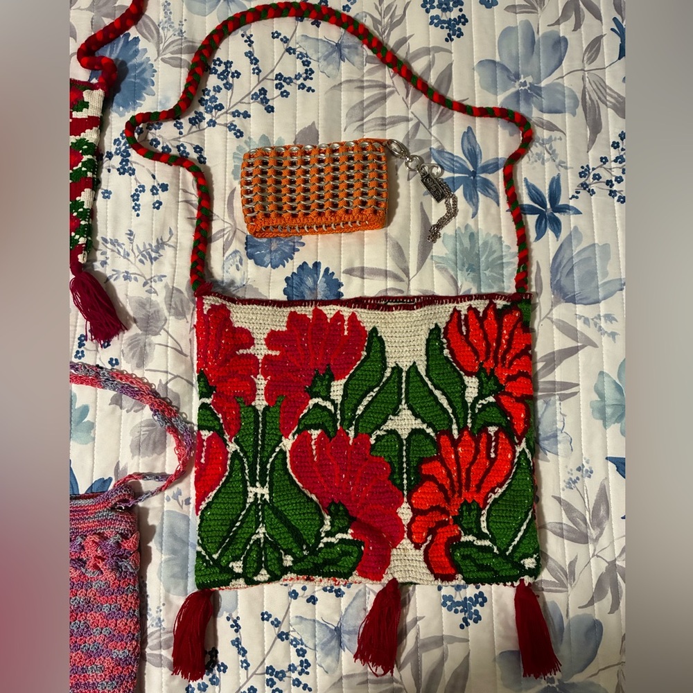 Crochet ๐งถ bundle purses - Picture 2 of 8